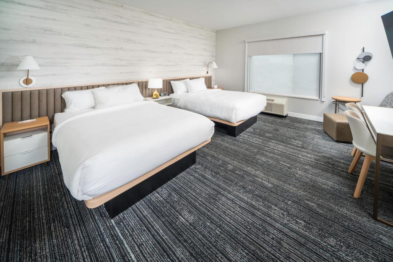 Towneplace Suites By Marriott Louisville Downtown Экстерьер фото
