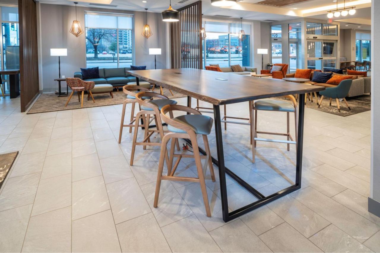 Towneplace Suites By Marriott Louisville Downtown Экстерьер фото